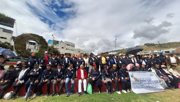 ADULTOS MAYORES DE PICAIHUA BRILLAN EN HOMENAJE DEL DÍA INTERNACIONAL DE LAS PERSONAS DE LA TERCERA EDAD ORGANIZADO POR CCPDA